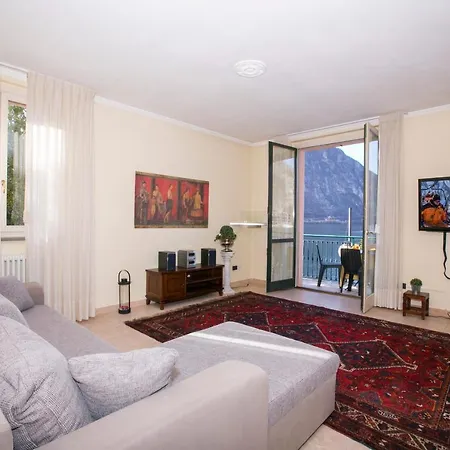Sleeps 4 * Campione dʼItalia
